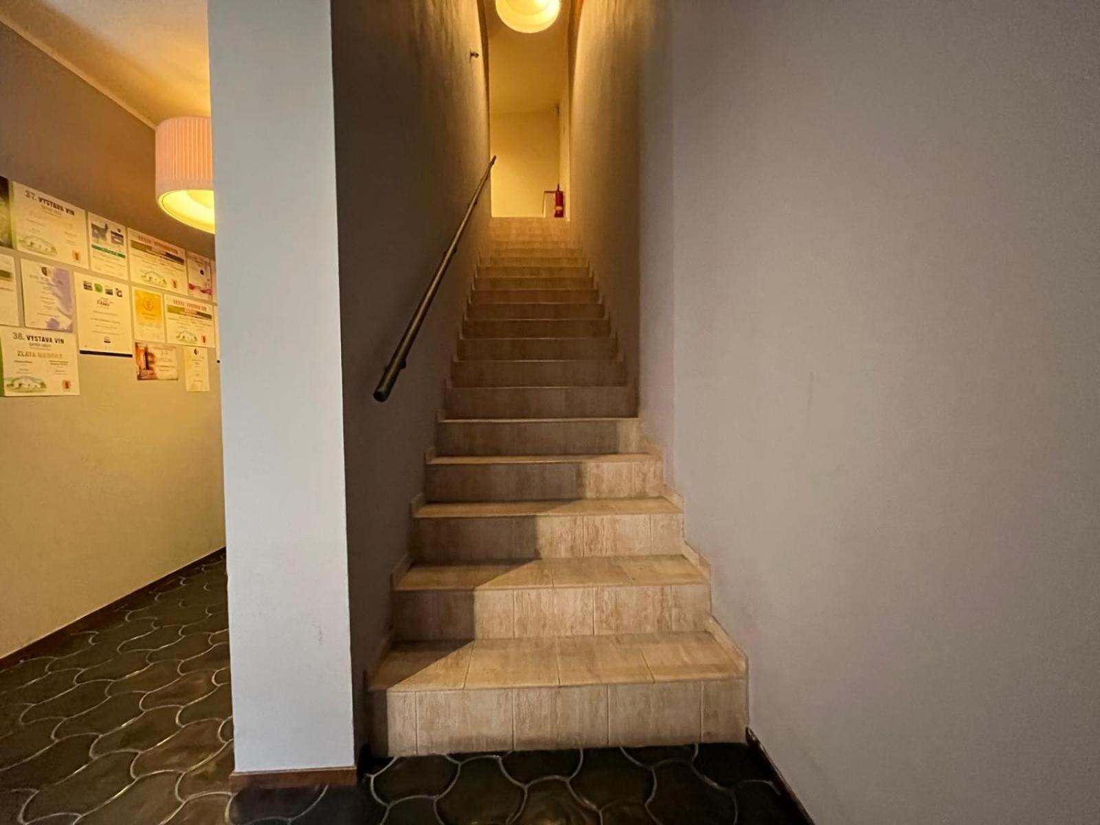 Nevinne Apartmany Kolín Exterior foto