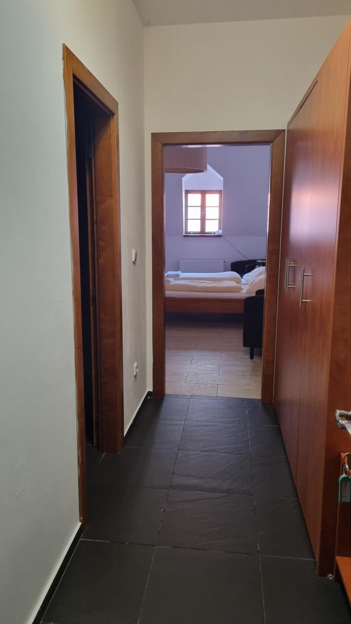 Nevinne Apartmany Kolín Exterior foto
